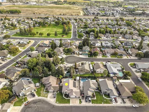 View/Area - 534 Reisling Ct, Manteca, CA 95337 photo 7 of 8