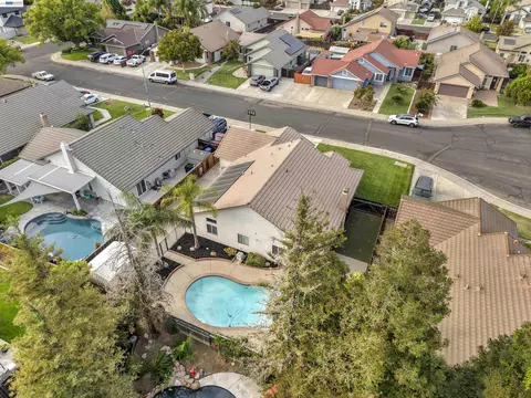 View/Area - 534 Reisling Ct, Manteca, CA 95337 photo 5 of 8