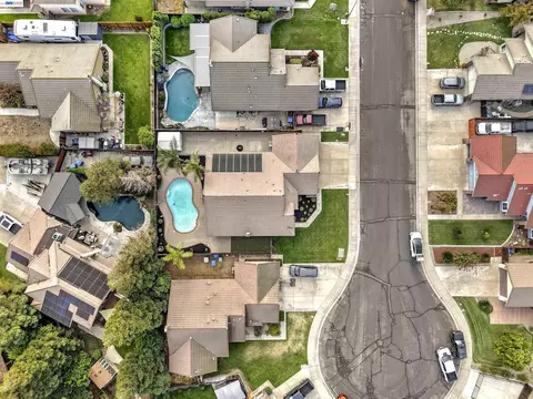 View/Area - 534 Reisling Ct, Manteca, CA 95337 photo 6 of 8