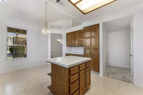 Other - 534 Reisling Ct, Manteca, CA 95337 photo 2 of 10