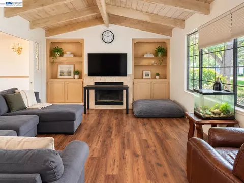 Living - 2204 Cheyenne Way, Modesto, CA 95356 photo 4 of 4