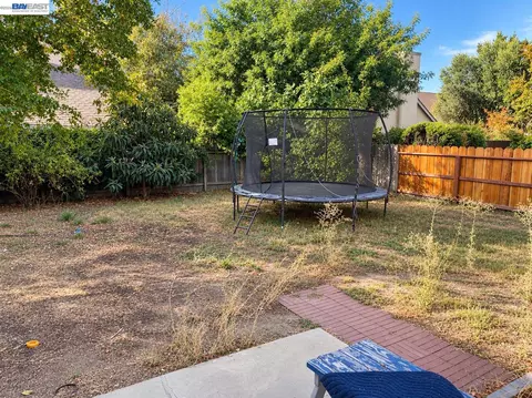 Exterior - 2204 Cheyenne Way, Modesto, CA 95356 photo 2 of 2