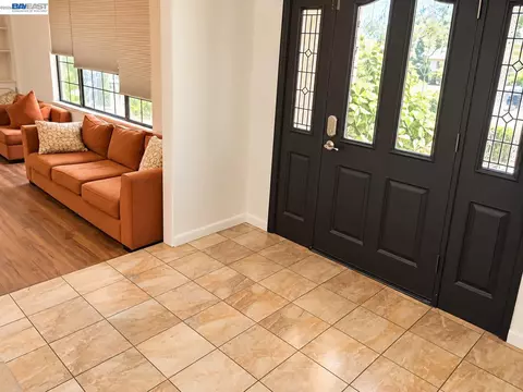 Entry Way - 2204 Cheyenne Way, Modesto, CA 95356 photo 3 of 3