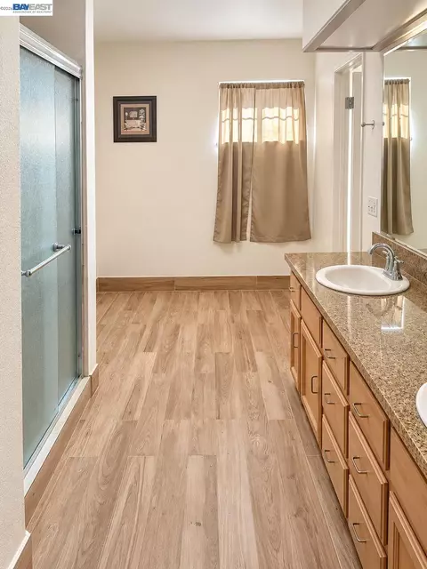 Bath - 2204 Cheyenne Way, Modesto, CA 95356 photo 1 of 3