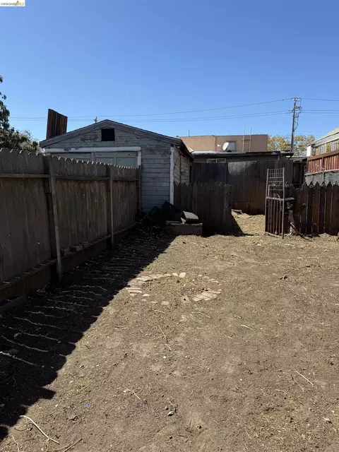 Exterior - 249 15th St, Richmond, CA 94801 photo 1 of 2