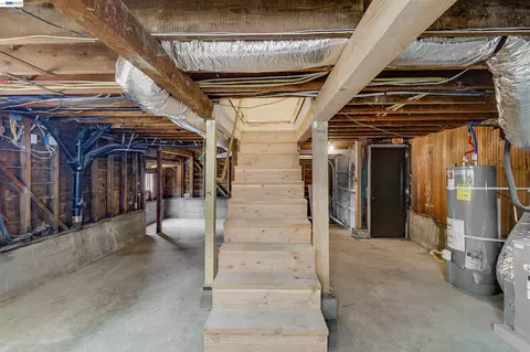 Entry Way - 422 Monterey St, Vallejo, CA 94590 photo 11 of 11
