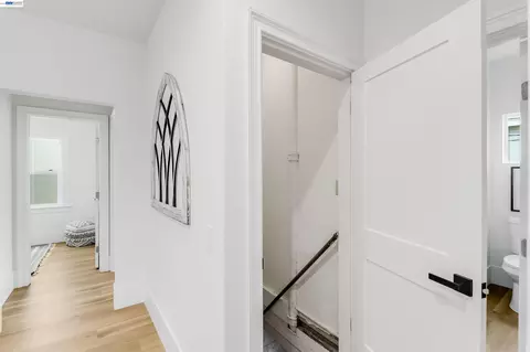 Entry Way - 422 Monterey St, Vallejo, CA 94590 photo 10 of 11
