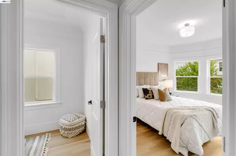 Entry Way - 422 Monterey St, Vallejo, CA 94590 photo 9 of 11