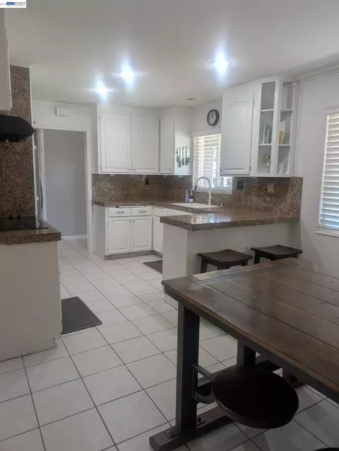 Kitchen - 4017 Silver St, Pleasanton, CA 94566 photo 2 of 5