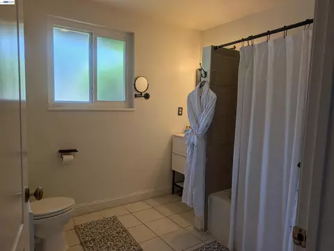 Bath - 4017 Silver St, Pleasanton, CA 94566 photo 2 of 2