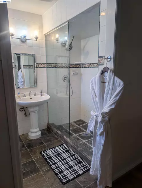 Bath - 4017 Silver St, Pleasanton, CA 94566 photo 1 of 2