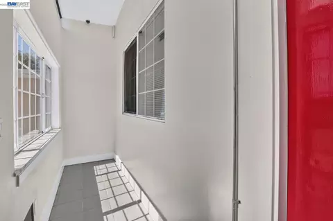 Entry Way - 2244 E 20th St, Oakland, CA 94606 photo 2 of 3