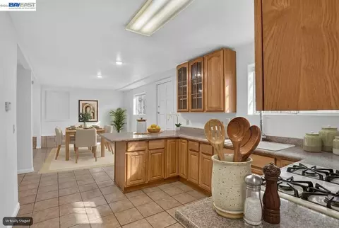 Kitchen - 2244 E 20th St, Oakland, CA 94606 photo 7 of 9