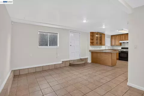 Living - 2244 E 20th St, Oakland, CA 94606 photo 8 of 8