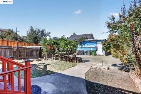 Exterior - 2244 E 20th St, Oakland, CA 94606 photo 5 of 9