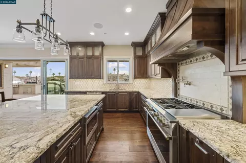 Kitchen - 2012 Windward Pt, Discovery Bay, CA 94505 photo 3 of 5