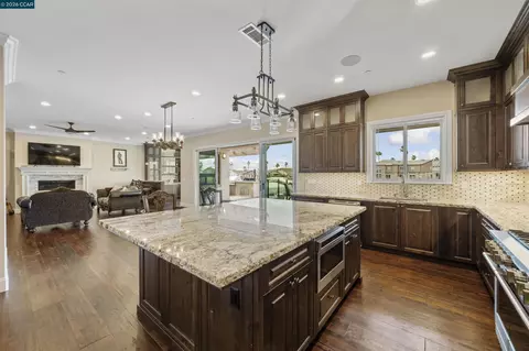 Kitchen - 2012 Windward Pt, Discovery Bay, CA 94505 photo 4 of 5