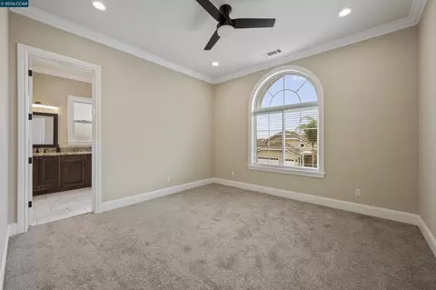 Bedroom - 2012 Windward Pt, Discovery Bay, CA 94505 photo 4 of 4