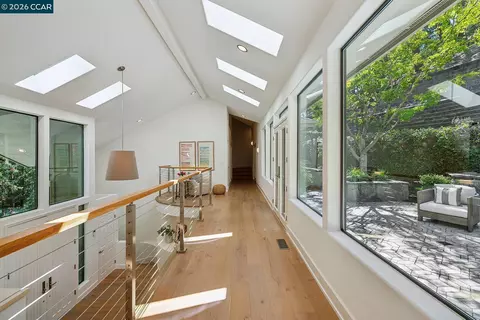Entry Way - 11 Redwood Cir, Lafayette, CA 94549 photo 4 of 6