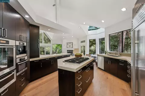 Kitchen - 11 Redwood Cir, Lafayette, CA 94549 photo 3 of 4