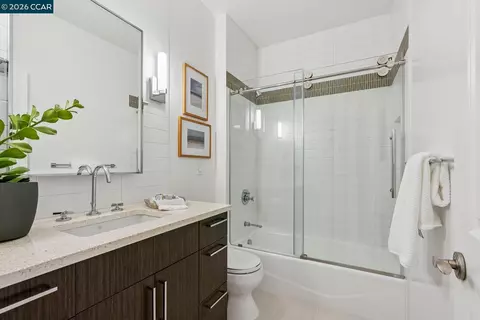 Bath - 11 Redwood Cir, Lafayette, CA 94549 photo 3 of 3