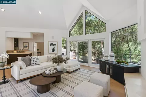 Living - 11 Redwood Cir, Lafayette, CA 94549 photo 3 of 5