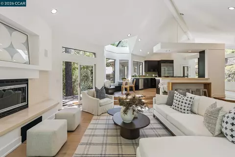 Living - 11 Redwood Cir, Lafayette, CA 94549 photo 1 of 5