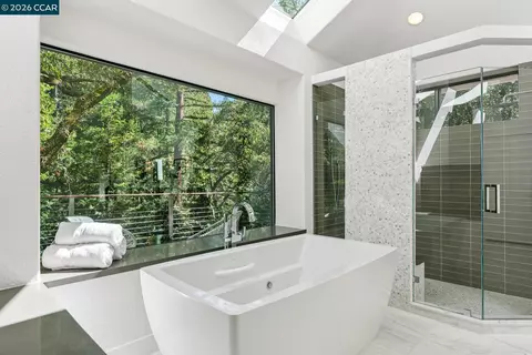 Bath - 11 Redwood Cir, Lafayette, CA 94549 photo 1 of 3