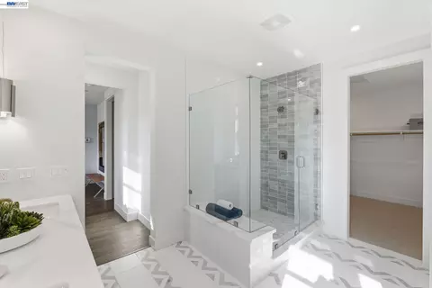 Bath - 3890 Viggo Way, Dublin, CA 94568 photo 3 of 5