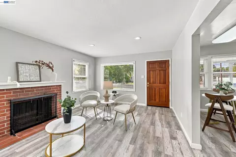 Living - 5946 Cinnabar Ct, Newark, CA 94560 photo 3 of 12