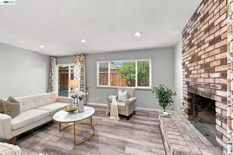Living - 5946 Cinnabar Ct, Newark, CA 94560 photo 10 of 12