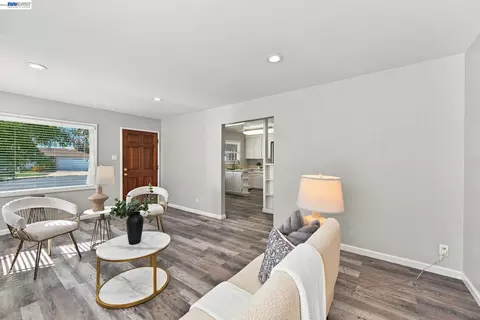 Living - 5946 Cinnabar Ct, Newark, CA 94560 photo 6 of 12