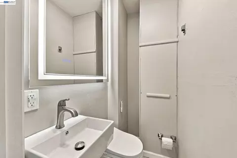 Bath - 5946 Cinnabar Ct, Newark, CA 94560 photo 2 of 2