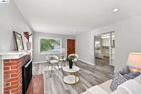 Living - 5946 Cinnabar Ct, Newark, CA 94560 photo 5 of 12