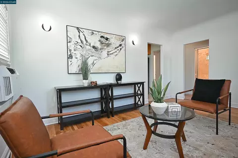Living - 1035 Palm Ave, Martinez, CA 94553 photo 2 of 3