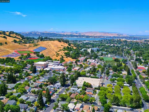 View/Area - 1035 Palm Ave, Martinez, CA 94553 photo 2 of 3