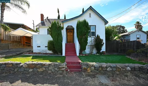 Exterior - 1035 Palm Ave, Martinez, CA 94553 photo 2 of 10