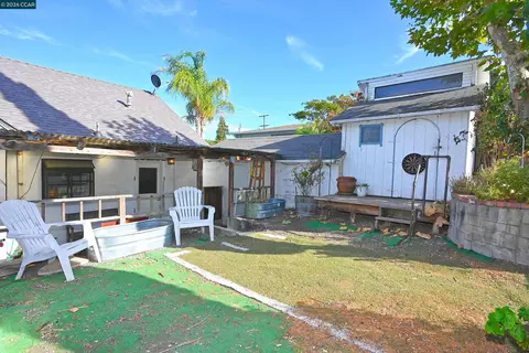 Exterior - 1035 Palm Ave, Martinez, CA 94553 photo 8 of 10