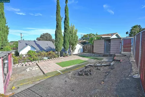 Exterior - 1035 Palm Ave, Martinez, CA 94553 photo 4 of 10