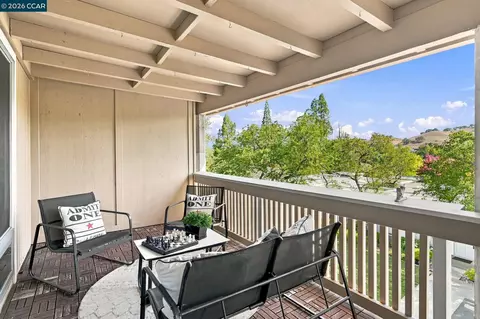 1132 Running Springs Rd #7, Walnut Creek, CA 94595