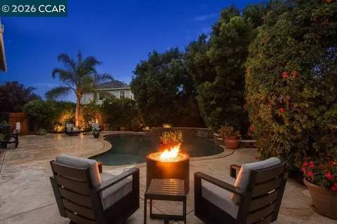 Exterior - 240 Explorer Way, Martinez, CA 94553 photo 3 of 15