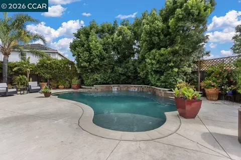 Exterior - 240 Explorer Way, Martinez, CA 94553 photo 14 of 15