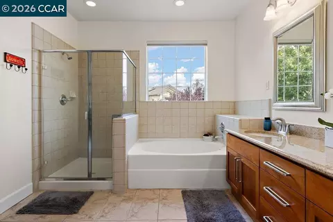 Bath - 240 Explorer Way, Martinez, CA 94553 photo 1 of 5