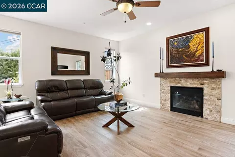 Living - 240 Explorer Way, Martinez, CA 94553 photo 2 of 4