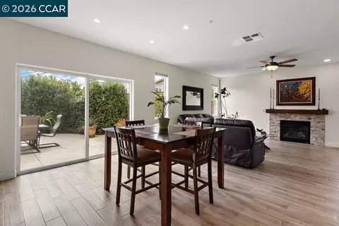 Living - 240 Explorer Way, Martinez, CA 94553 photo 4 of 4