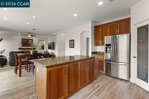 Kitchen - 240 Explorer Way, Martinez, CA 94553 photo 5 of 5