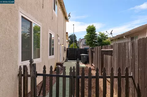 Exterior - 920 Turquoise St, Vacaville, CA 95687 photo 3 of 3
