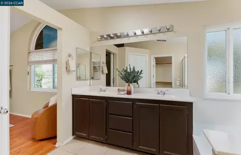 Entry Way - 920 Turquoise St, Vacaville, CA 95687 photo 2 of 2