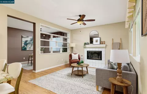 Living - 920 Turquoise St, Vacaville, CA 95687 photo 5 of 6