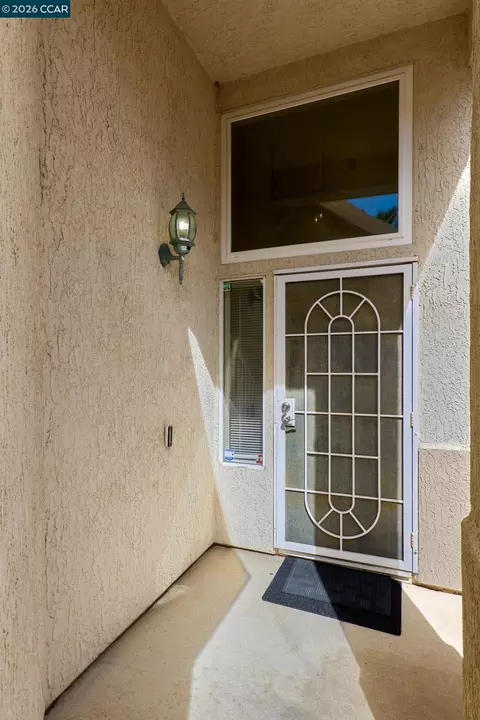 Entry Way - 920 Turquoise St, Vacaville, CA 95687 photo 1 of 2